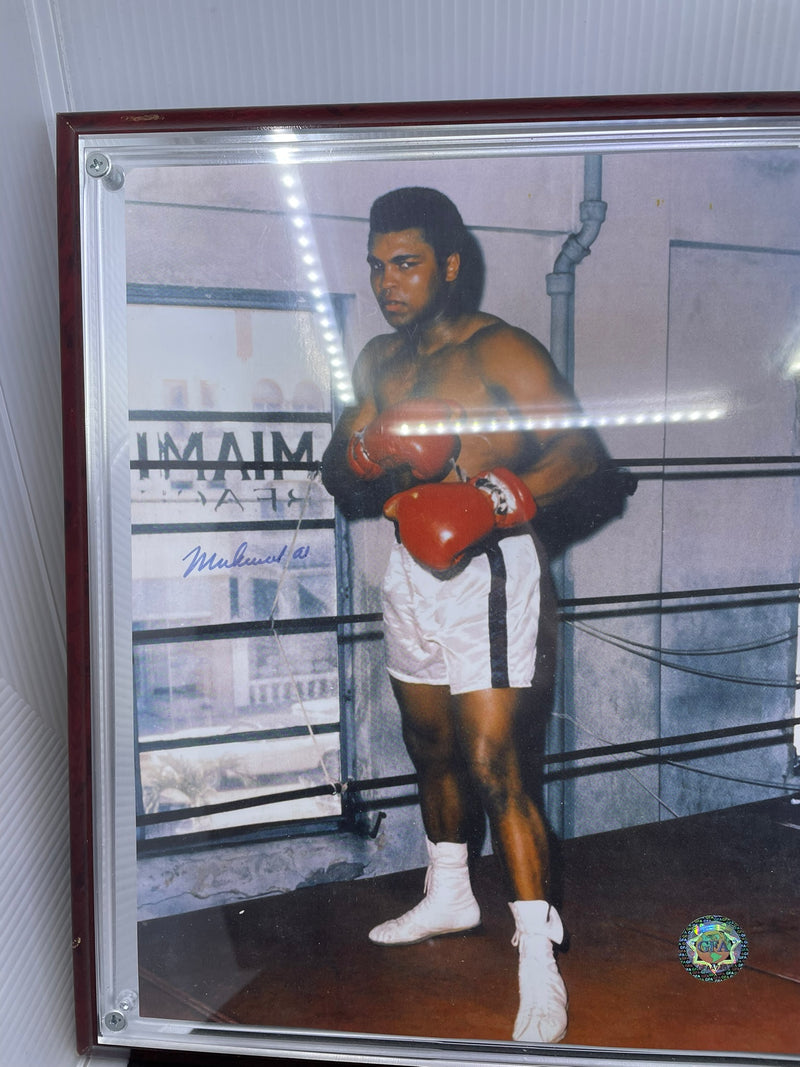 MUHAMMAD ALI  AUTOGRAPHED DISPLAY WITH COA