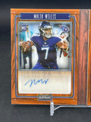 2022 PANINI PLAYBOOK - ROOKITE SIGNATURE LOCKER BOOKLET - M. WILLIS - #RSL-MW - #'D/25 - 6X RELIC - AUTOGRAPH - RC