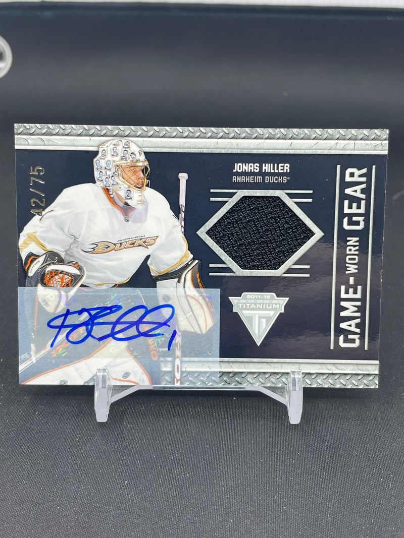 2011 PANINI TITANIUM - GAME-WORN GEAR - J. HILLER - #66 - #'D/75 - RELIC - AUTOGRAPH