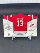 2011 PANINI TITANIUM - P. DATSYUK - #13 - #'D/100 - DUAL RELIC - AUTOGRAPH