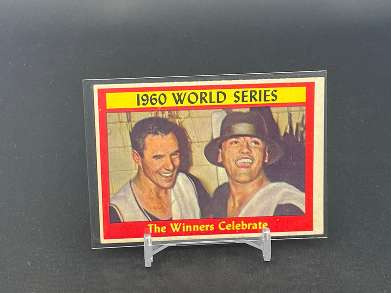 1961 TOPPS - 1960 WORLD SERIES RECORDS - THE WINNERS CELEBRATE -