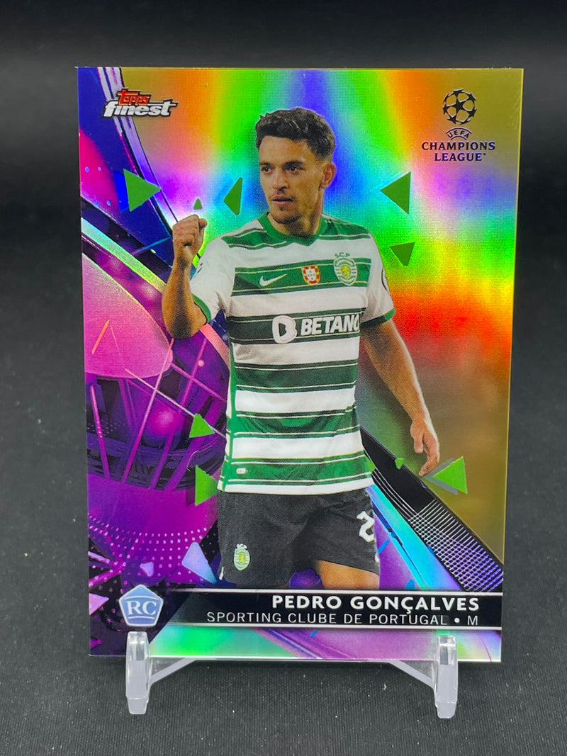 2021 TOPPS FINEST - GOLD - P. GONCALVES - #84 - #'D/50 - RC