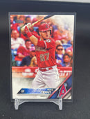 2016 TOPPS SERIES ONE - PHOTO VARIATION CAMO BATTING - M. TROUT -