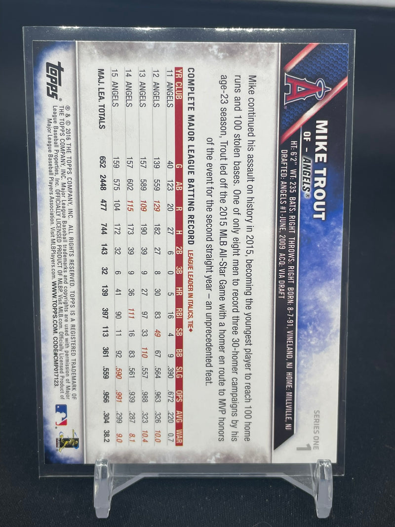 2016 TOPPS SERIES ONE - PHOTO VARIATION CAMO BATTING - M. TROUT -