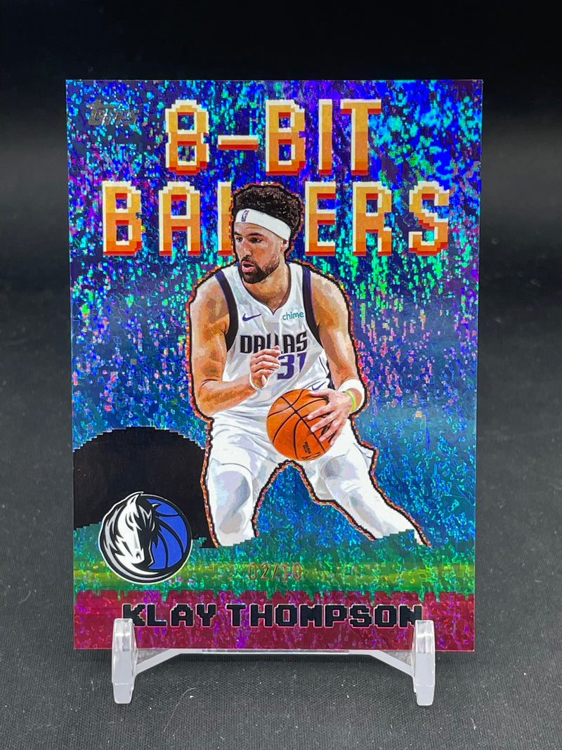 2025 TOPPS - BLACK HOLOFOIL - 8-BIT BALLERS - K. THOMPSON - #8B-15 - #'D/10