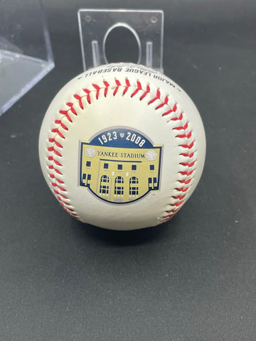 MLB - YANKEE STADIUM - 1923-2008 OFFICIAL NEW YORK YANKEES BASEBALL