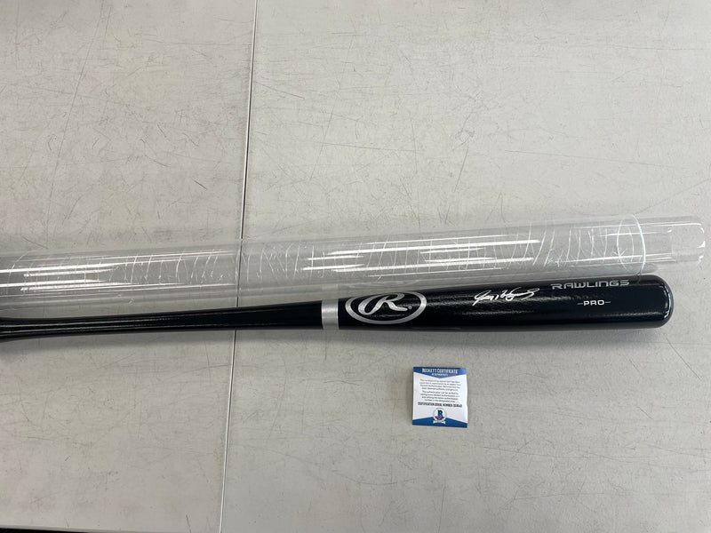 IVAN RODRIGUEZ - AUTOGRAPHED BASEBALL BAT - BECKETT AUTHENTICATED