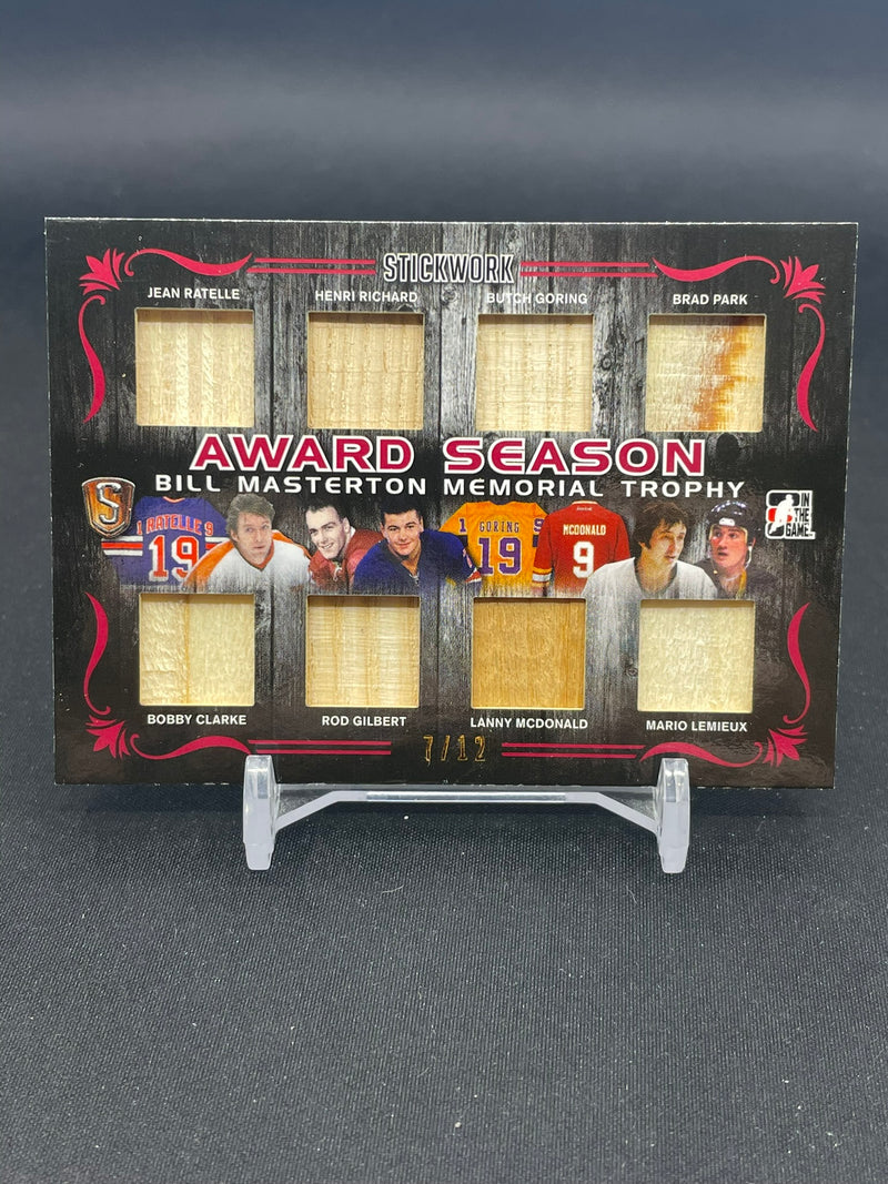 2014 LEAF IN THE GAME - STICKWORK - AWARD SEASON - BILL MASTERTTON MEMORIAL TROPHY - J. PATELLE / H. RICHARD / B. GORING / B. PARK / B. CLARKE / R. GILBERT / L. MCDONALD / M. LEMIEUX - #AS-12 = #'D/12 - 8X STICK RELIC