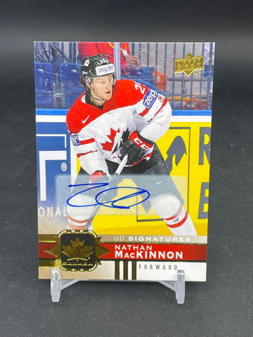 2017 UPPER DECK TEAM CANADA - UD SIGNATURES - N. MACKINNON - #110 - AUTOGRAPH