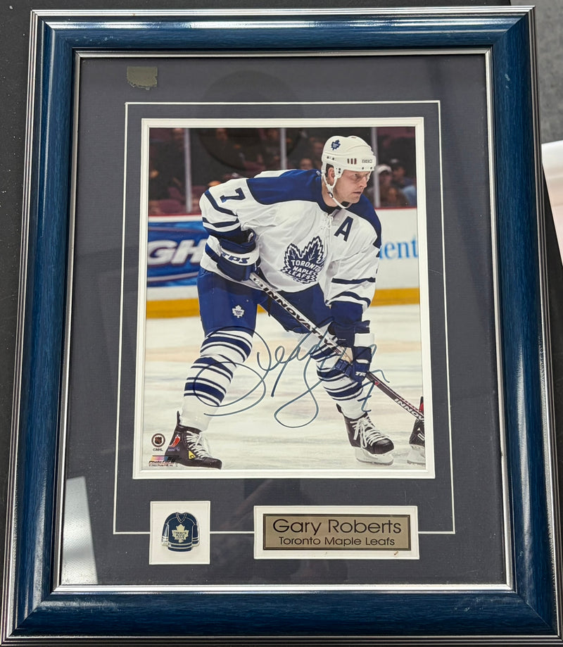 GARY ROBERTS AUTOGRAPHED PHOTO (SHIPPING NOT AVAILABLE)