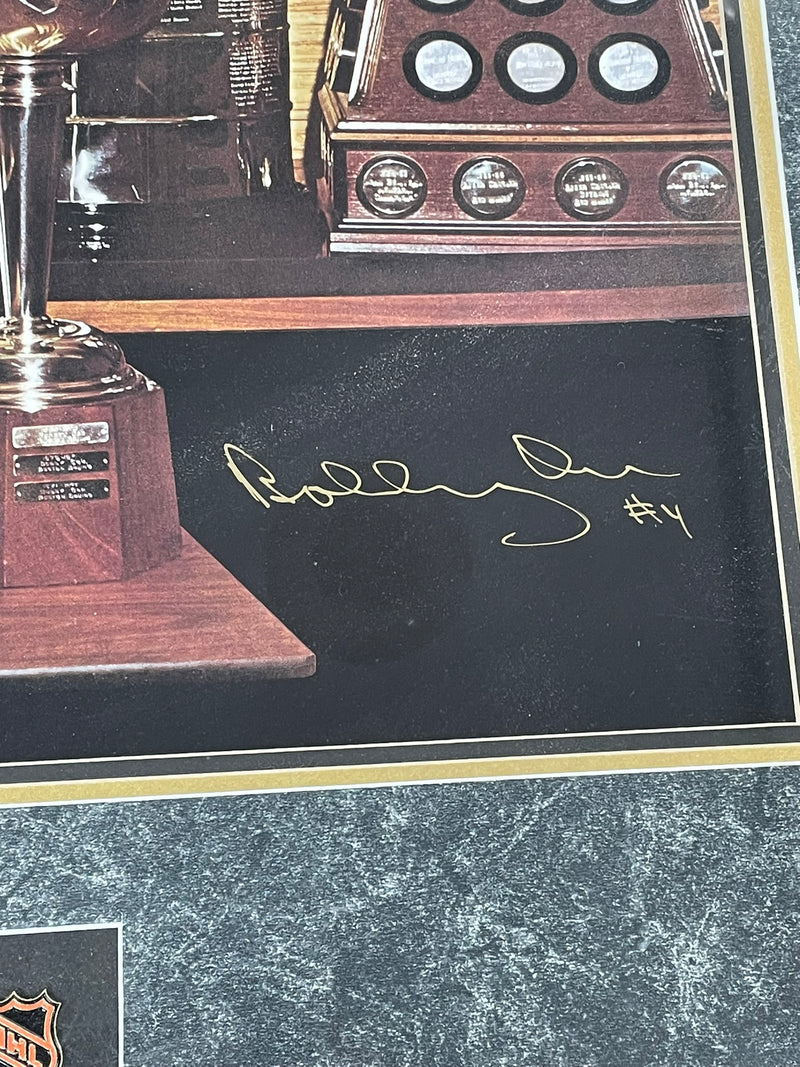 BOBBY ORR AUTOGRAPHED AUTHENTICATED FRAMED PHOTO (SHIPPING NOT AVAILABLE)
