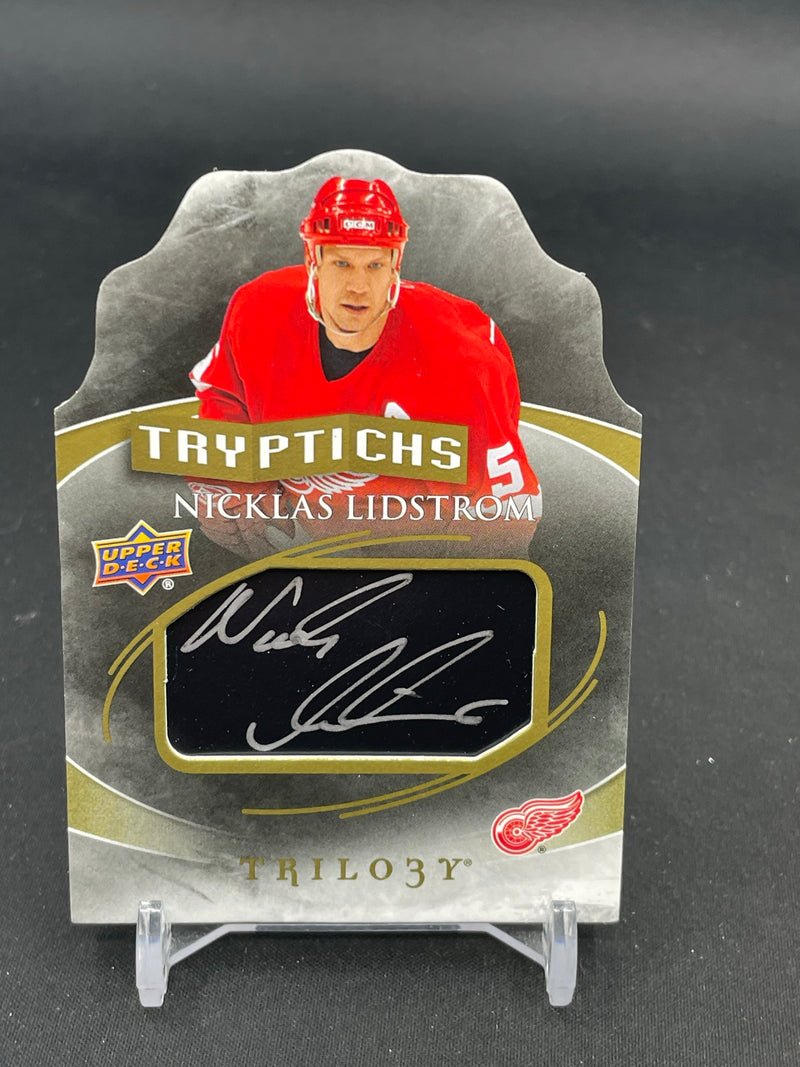 2015 UPPER DECK TRILOGY - TRYPTICHS - N. LIDSTROM - #T-WINGS2 - #'D/40 - AUTOGRAPH