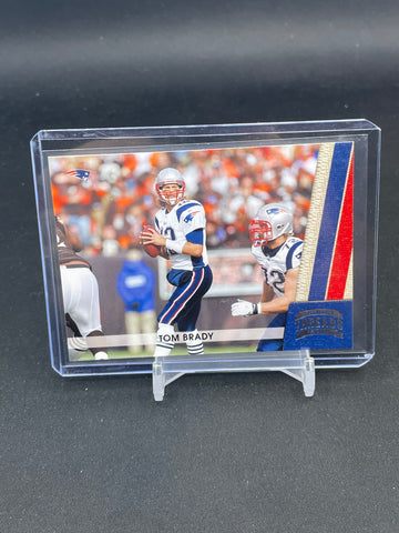 2011 PANINI THREADS - T. BRADY - #90