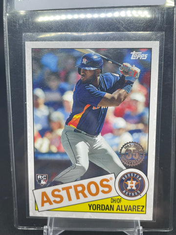 2020 TOPPS UPDATE - 1985 TOPPS 35TH ANNIVERSARY - Y. ALVAREZ - #85TB-18 - RC