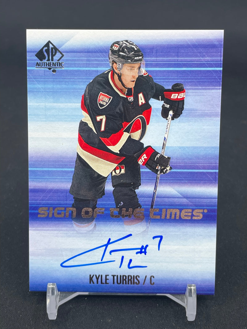 2015 UPPER DECK SP AUTHENTIC - SIGN OF THE TIMES - K. TURRIS -