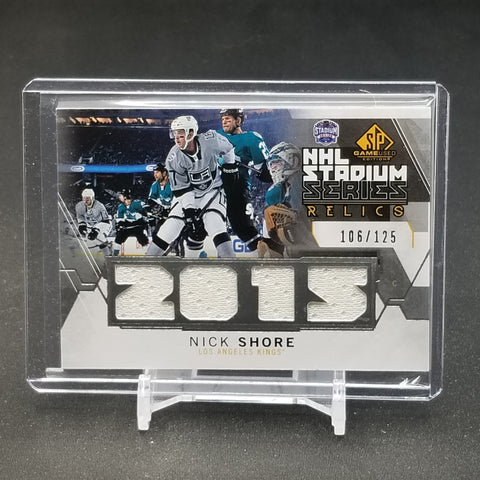 2015 UPPER DECK SP GAME-USED - NHL STADIUM SERIES - N. SHORE - #LA-NS - #'D/125 - RELIC