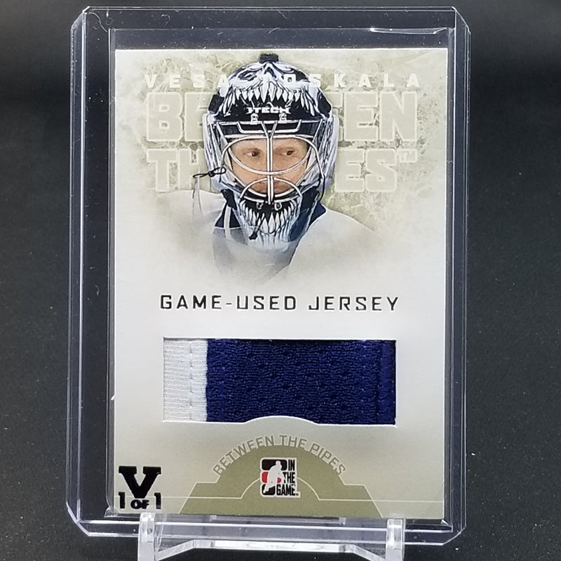 2009 IN THE GAME - BETWEEN THE PIPES - V. TOSKALA - #GUJ-38 - #'D/1 - RELIC - AUTOGRAPH