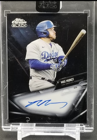 2021 TOPPS CHROME BLACK - M. MUNCY - #CBA-MMU - AUTOGRAPH