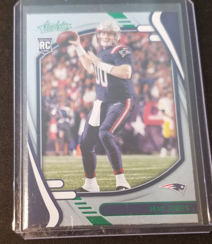 2021 PANINI ABSOLUTE - GREEN - M. JONES - #109 - RC
