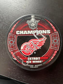 2005 STANLEY CUP CHAMPIONS DETROIT RED WINGS SOUVENIR PUCK