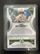 2019 PANINI PRIZM - GREEN PRIZM - G. ANTETOKOUNMPO -