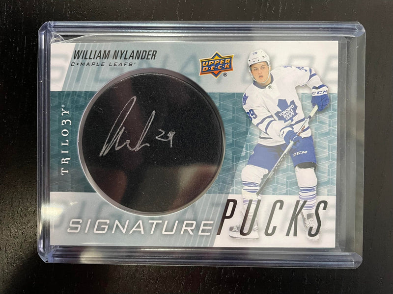2016 UPPER DECK TRILOGY - SIGNATURE PUCKS - W. NYLANDER -