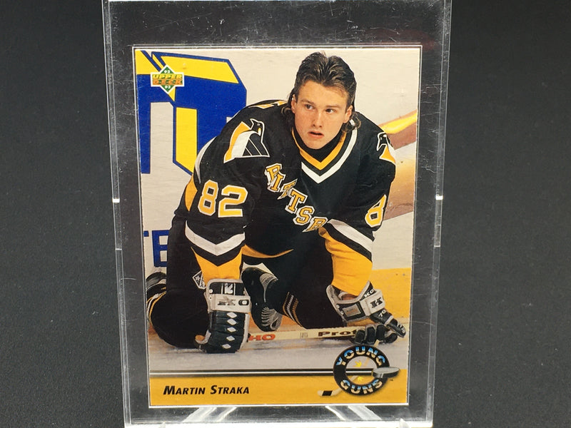 1992 UPPER DECK - YOUNG GUNS - M. STRATA -