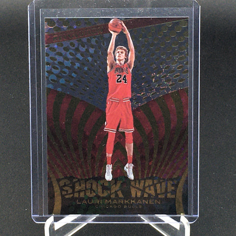 2018 PANINI REVOLUTION - SHOCK WAVE - L. MARKKANEN - #22