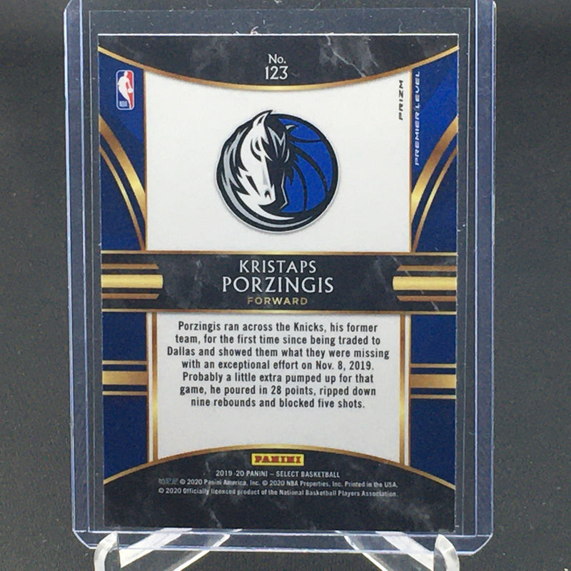 2019 PANINI SELECT - PREMIER LEVEL - SILVER PRIZM - K. PORZINGIS -