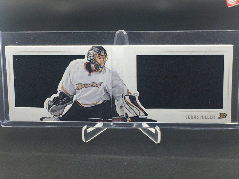 2013 PANINI PLAYBOOK - SPLIT DECISIONS - J. HILLER -